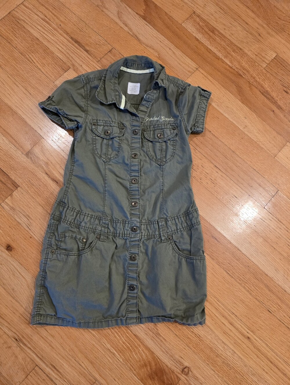 Label Of Graded Goods By H & M Dress